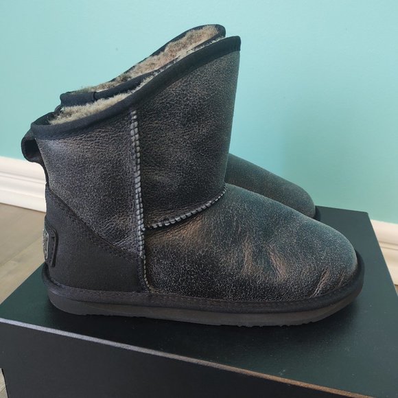 Australia Luxe Cosy X Short Sheepskin Bootie - Picture 1 of 9